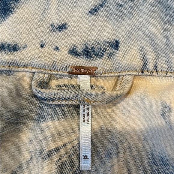 Free people Tie-Dye Denim Jacket large - Picture 2 of 6